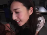 暴雨夜主動投懷送抱的極品OL古川伊織