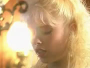 性欲很強的金髮女郎與年輕男子沉迷性愛